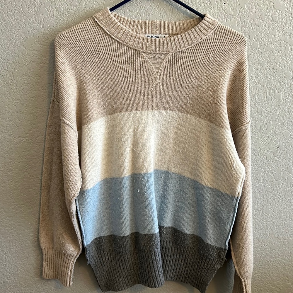 Worn a few times, super stretchy and not cropped